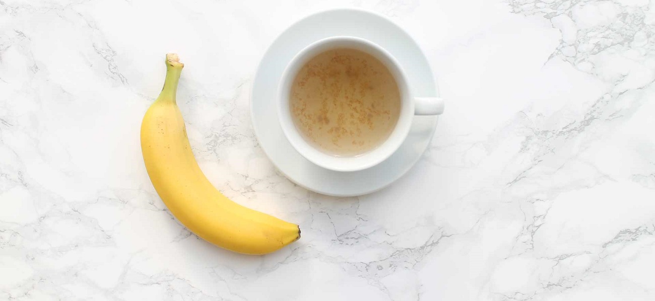 Comment préparer de la tisane à la banane ? (+ bienfaits sur la santé)