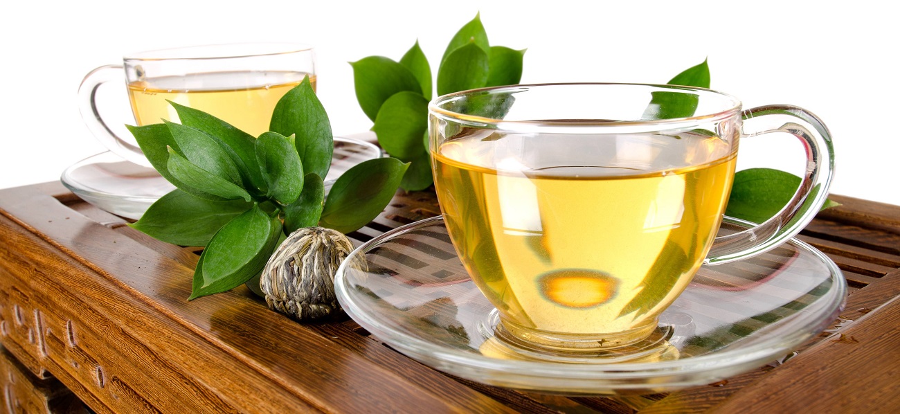 Thé blanc vs. Thé vert vs. Thé noir : quel thé est le plus sain ?